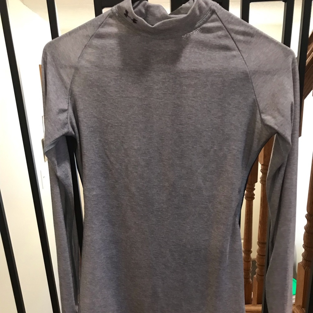 Under Armour heatgear long sleeve shirt